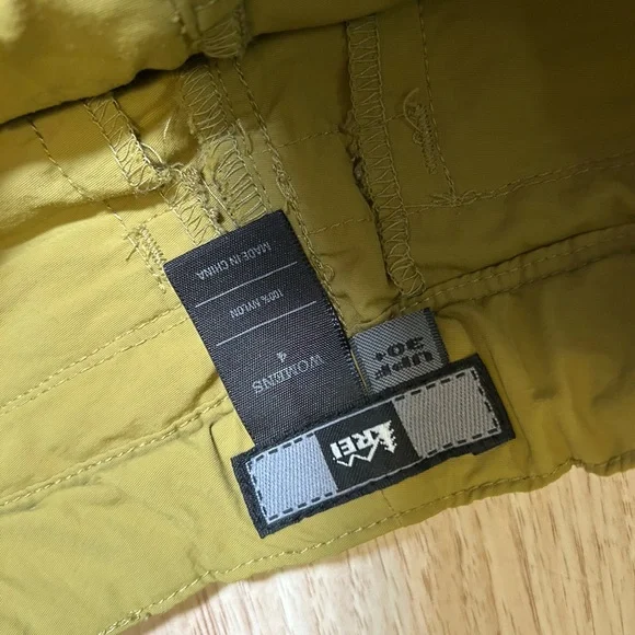 Women’s Vintage REI hiking pants size 4 - Picture 3 of 8